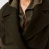 Kort trenchcoat med bälte Kort trenchcoat med bälte