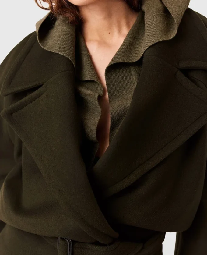 Kort trenchcoat med bälte Kort trenchcoat med bälte