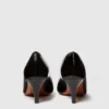 Kvadratisk tå, lackerade kitten heels Kvadratisk tå, lackerade kitten heels