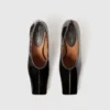 Kvadratisk tå, lackerade kitten heels Kvadratisk tå, lackerade kitten heels