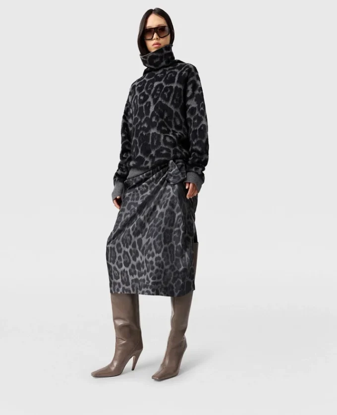 Leopardmönstrad jacquardtröja med hög hals Leopardmönstrad jacquardtröja med hög hals