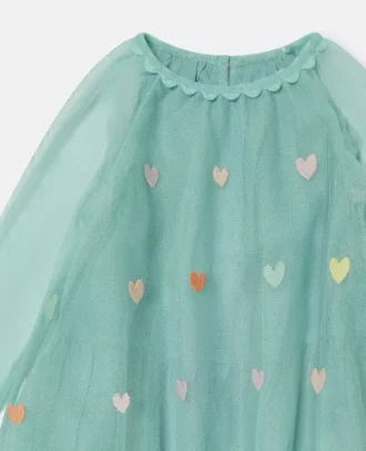 Långärmad klänning med broderat hjärta