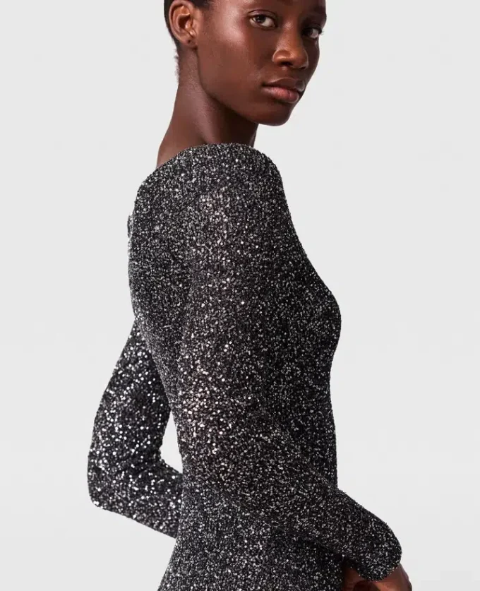 Off-shoulder-klänning i paljett med golvlängd