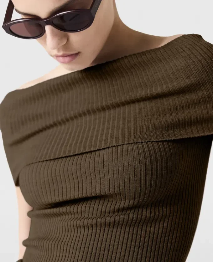 Off-shoulder-top Off-shoulder-top