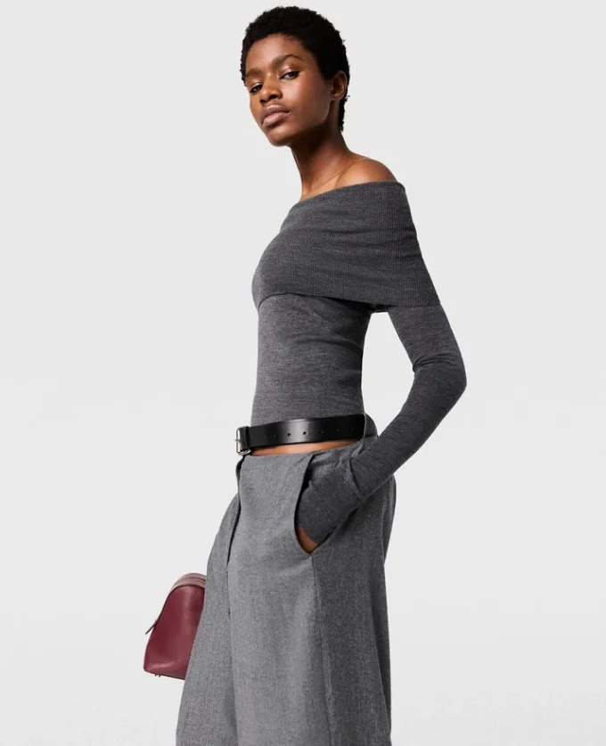 Off-shoulder-tröja med långa ärmar