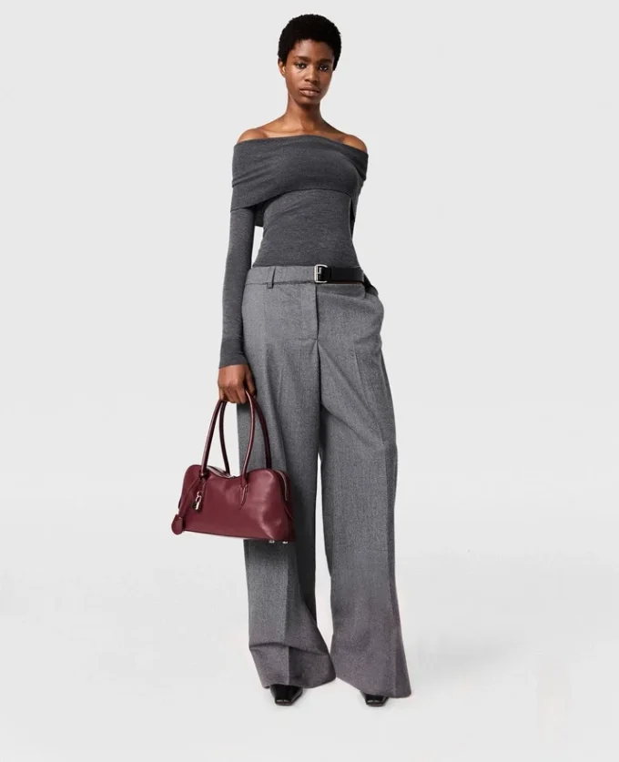 Off-shoulder-tröja med långa ärmar