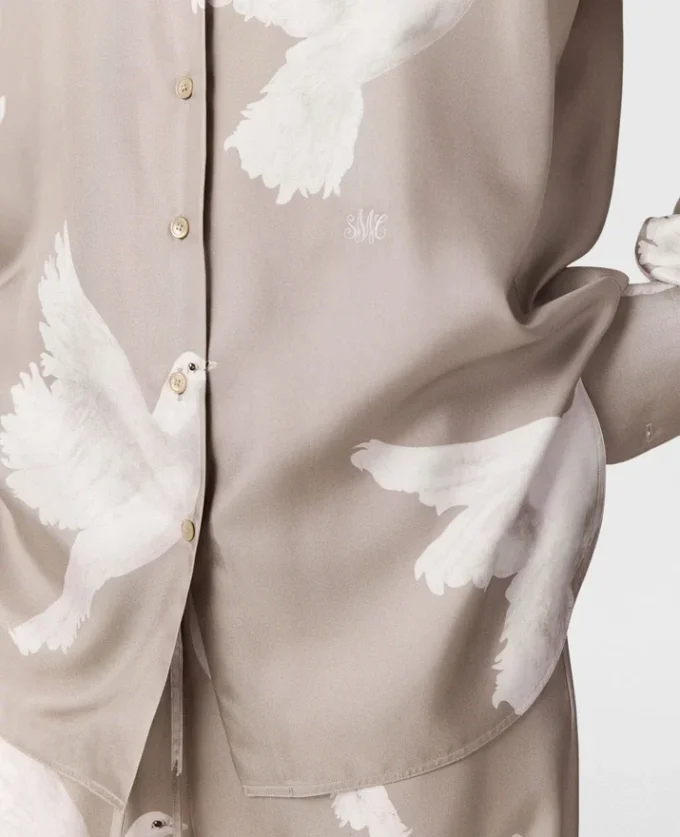 Oversized skjorta med duvtryck Oversized skjorta med duvtryck