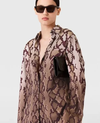 Oversized skjorta med ormmönster