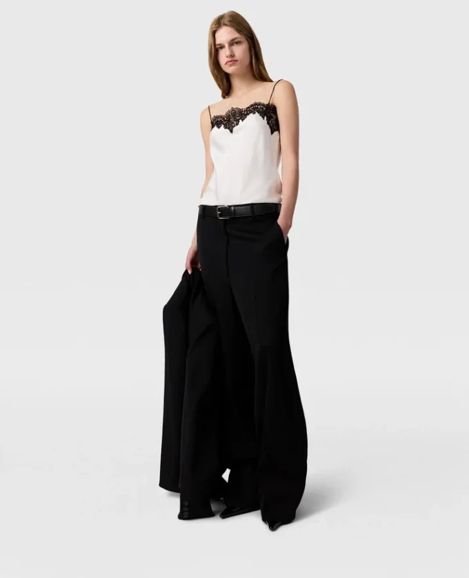 Ärmlös topp i spets och satin Ärmlös topp i spets och satin