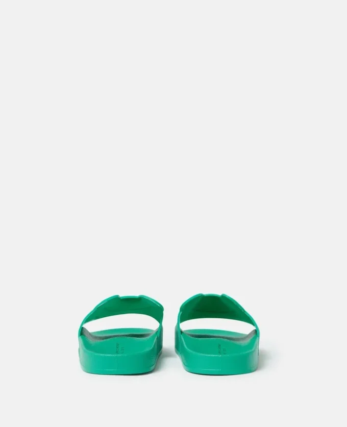 Sandaler med grodmotiv