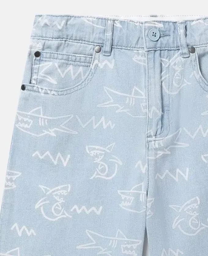 Shorts i denim med hajtryck Shorts i denim med hajtryck