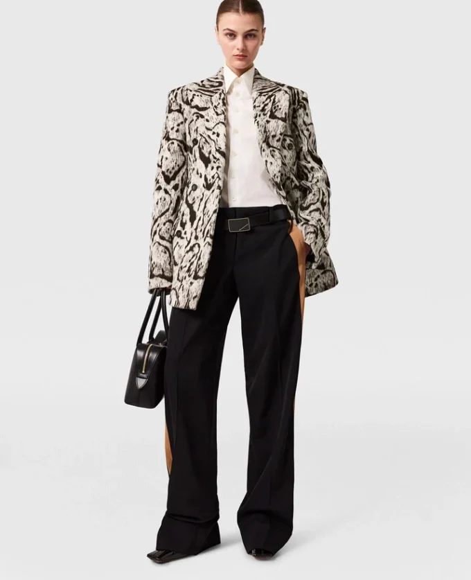 Slim-Fit dubbelknäppt Cloud Leopard-kavaj Slim-Fit dubbelknäppt Cloud Leopard-kavaj