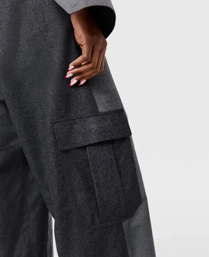 Slouchy cargobyxor med paneler Slouchy cargobyxor med paneler