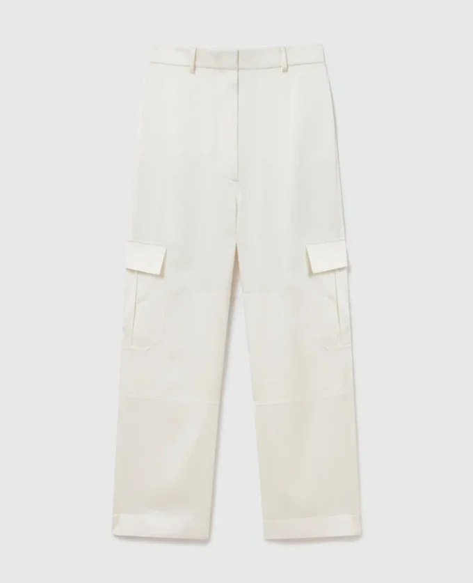 Slouchy cargobyxor med satinpaneler Slouchy cargobyxor med satinpaneler