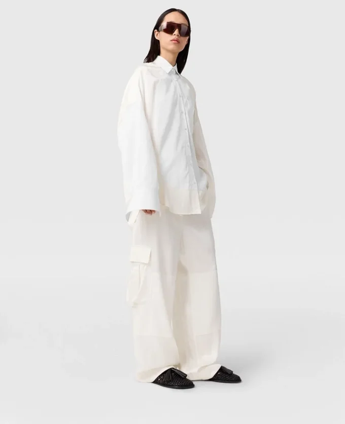 Slouchy cargobyxor med satinpaneler Slouchy cargobyxor med satinpaneler
