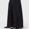Spetsiga högmidjade jeans med raka ben Spetsiga högmidjade jeans med raka ben