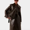 Trenchcoat med krokodilmönster