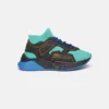 Stickade sportsneakers