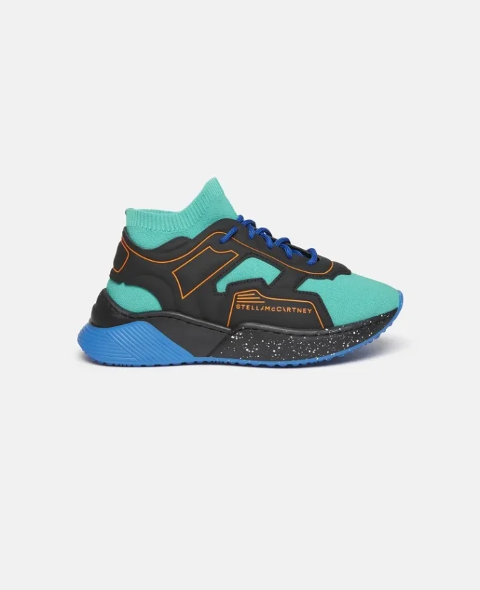 Stickade sportsneakers