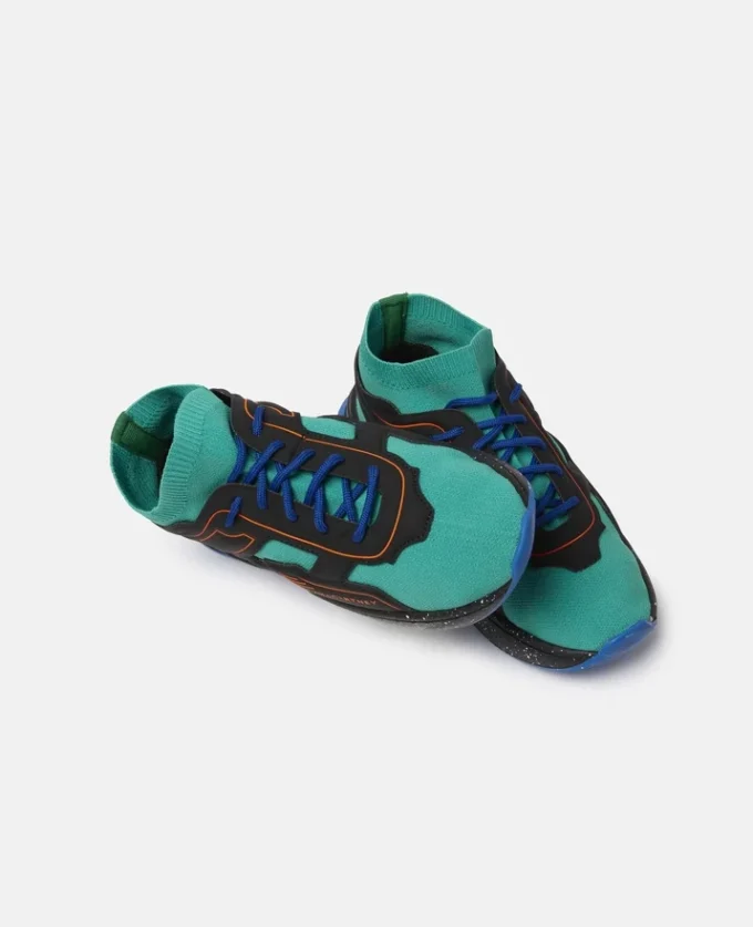 Stickade sportsneakers