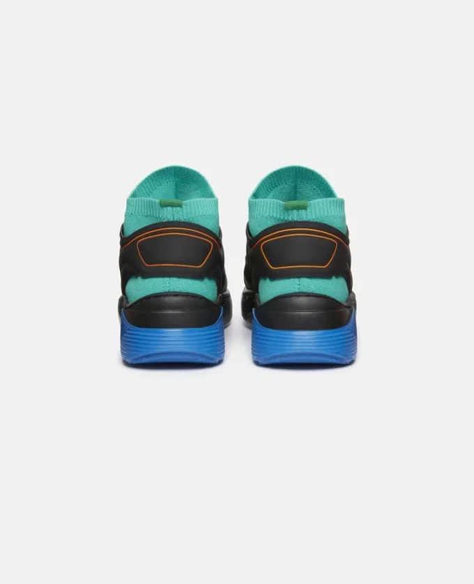 Stickade sportsneakers