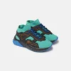 Stickade sportsneakers