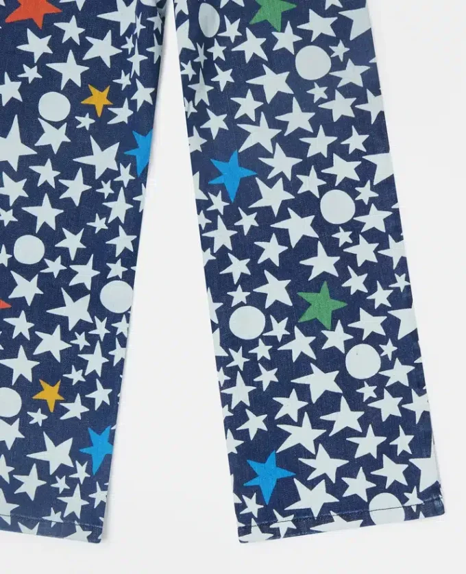 Stjärntryckta jeans med raka ben