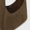 Stor hobo-väska i mocka med logotyp Stor hobo-väska i mocka med logotyp