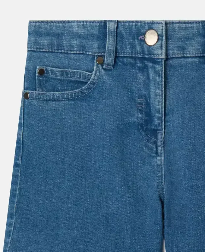 Stretch-denimshorts med fransade hjärtlapper