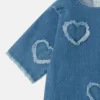 Stretchdenimklänning med fransade hjärtapatchar