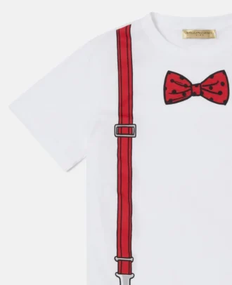 T-shirt med fluga- och hängslenmönster