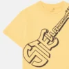 T-shirt med gitarrmotiv