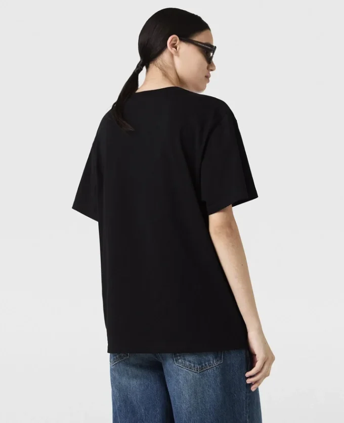 T-shirt med rund hals och broderad logotyp T-shirt med rund hals och broderad logotyp