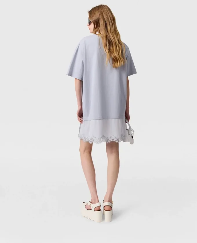 T-shirtklänning med spetsinsatser T-shirtklänning med spetsinsatser
