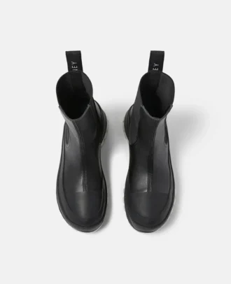 Trace Chelsea Boots