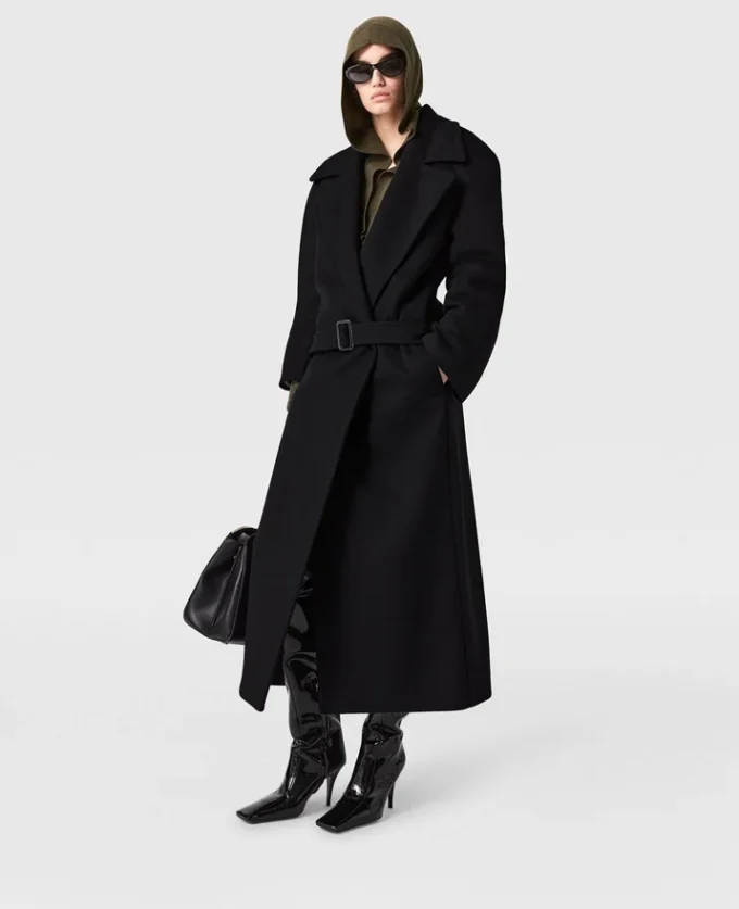 Trenchcoat med bälte och tonad spänne